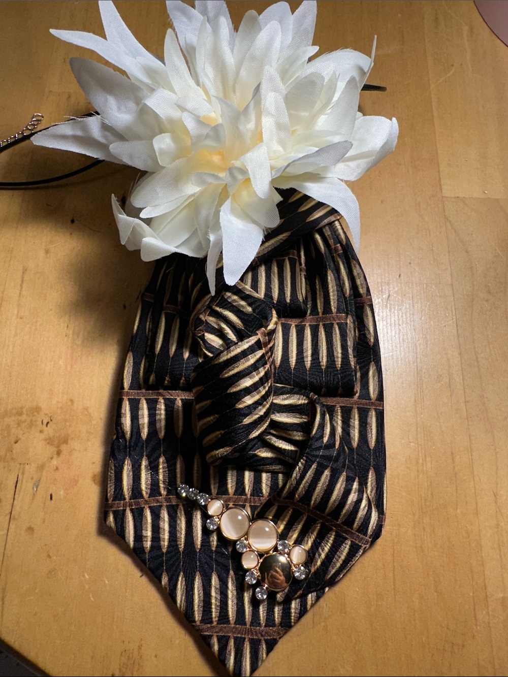 Bill Blass Neo Black & Gold Patterned Necklace Tie with White Floral Accent